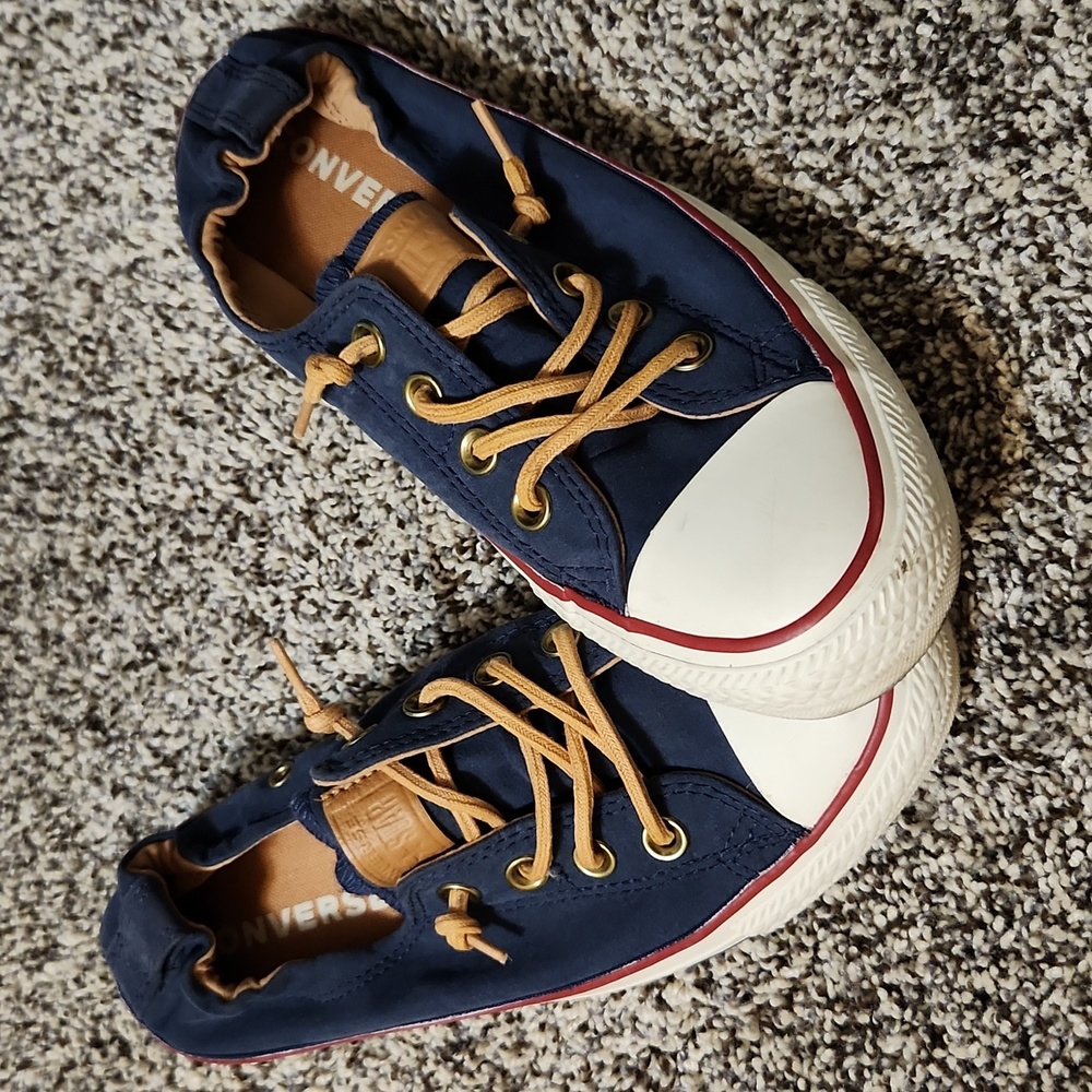 7.5 converse (women's sizing)